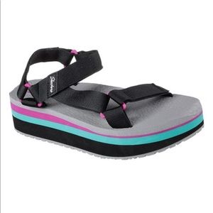 NWOT Skechers Yoga Foam Sandals Size 8